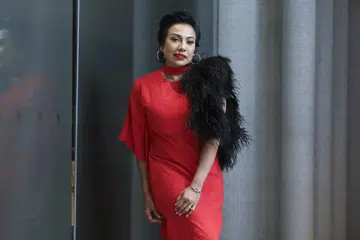 Dengan menyertai Gegar Vaganza 11 (GV11), Ning Baizura bertekad mengembalikan ingatan ibunya, Satilah Abdullah, yang mengalami demensia dan tidak berapa ingat anaknya adalah seorang penyanyi.