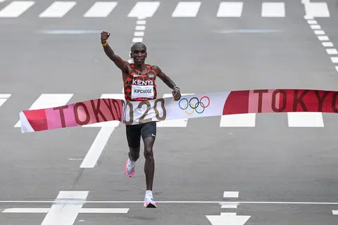 Eliud Kipchoge dianggap sebagai pelari maraton terhebat di dunia.