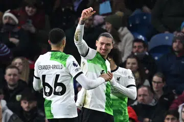 KEMBALI JARINGKAN GOL: Penyerang Liverpool, Darwin Nunez (tengah) berjaya membuka tirai jaringan dalam perlawanan yang menyaksikan Liverpool tewaskan Burnley 2-0 pada 26 Disember.