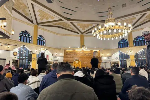 Penulis, Encik Muhammad Firdaus Norzulaini, melaksanakan solat sunat Hari Raya Aidilfitri di Masjid Nuh Qudho di Irbid, Jordan, pada 20 Mac. 