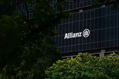 Syarikat insurans Jerman, Allianz, dalam satu kenyataan pada 16 Disember, berkata ia akan menarik balik tawarannya untuk memperolehi pegangan 51 peratus saham dalam Income Insurance dalam satu perjanjian bernilai $2.2 bilion.