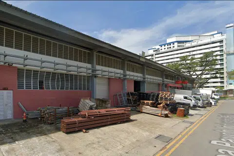 Penguasa Bangunan dan Binaan (BCA) berkata bangunan gudang di 11 Toa Payoh Industrial Park, di mana lantai mezanin sebuah unit runtuh pada 28 Januari, ialah selamat dari segi struktur.