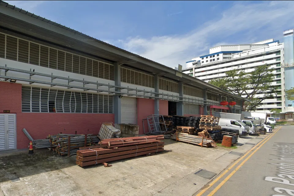 Penguasa Bangunan dan Binaan (BCA) berkata bangunan gudang di 11 Toa Payoh Industrial Park, di mana lantai mezanin sebuah unit runtuh pada 28 Januari, ialah selamat dari segi struktur.