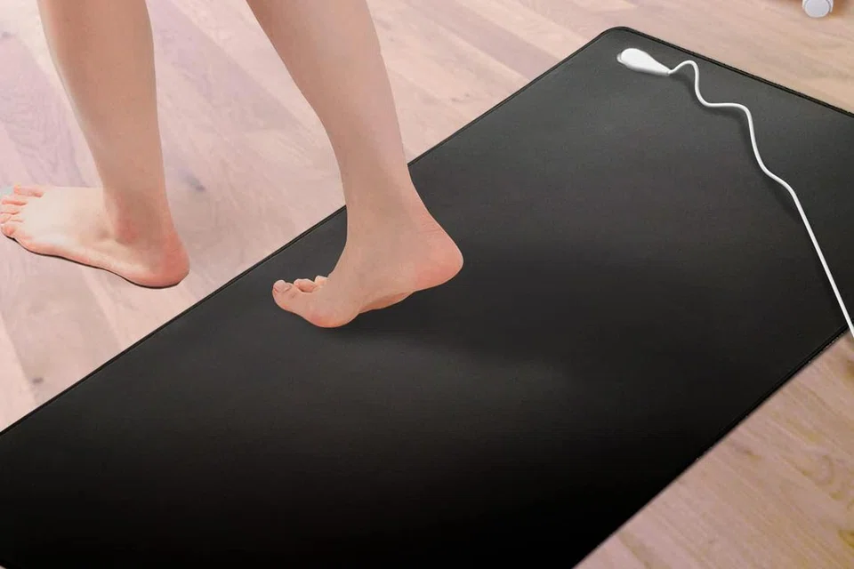 Alas bumian atau ‘grounding mat’ kian popular dan digunakan untuk mereka yang kerap mengalami sakit kaki dan tulang.