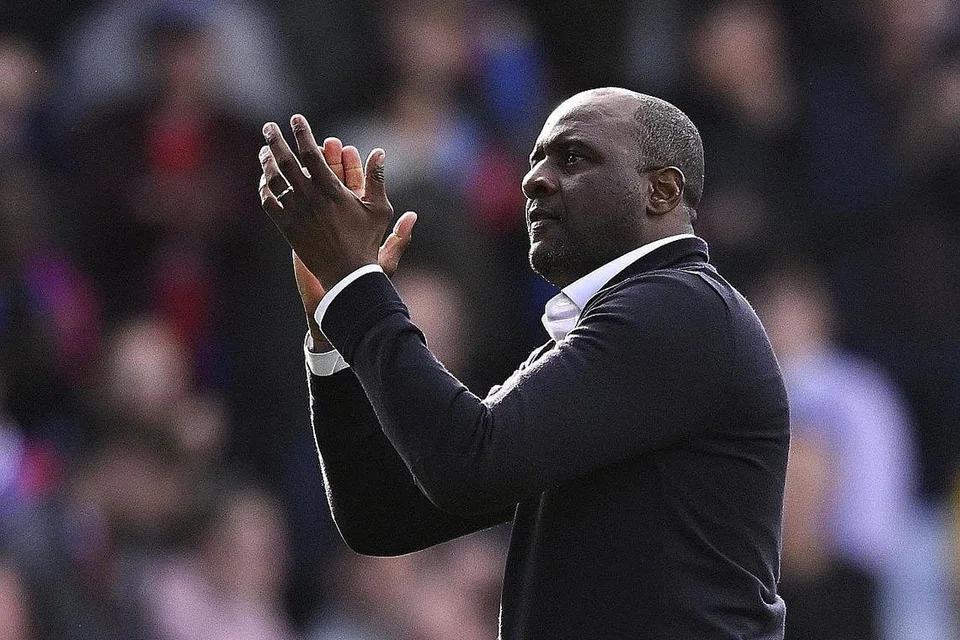 VIEIRA: Pemain kulit hitam perlu diberi lebih banyak peluang membuktikan yang mereka juga sebaik sesiapa sahaja. - Foto REUTERS