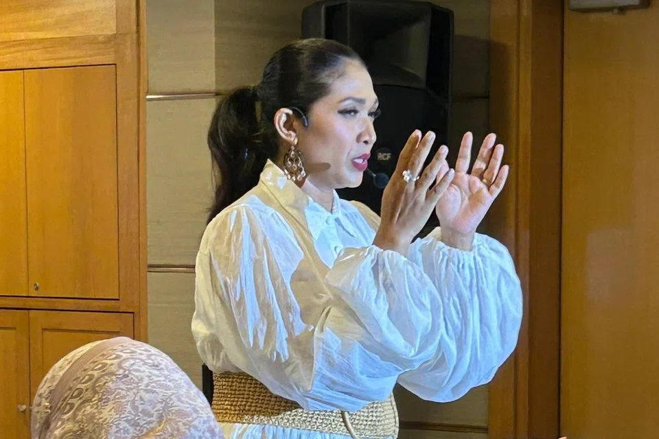 Selebriti Malaysia, Nourul Depp, telah mengadakan empat sesi ceramah motivasi ‘Firetalk’ yang mendapat sambutan memberangsangkan di Malaysia sejak 2023. 