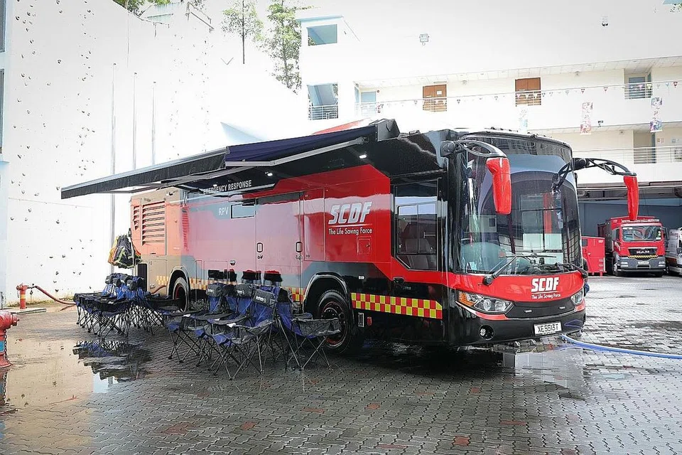 DILENGKAPI PELBAGAI PERALATAN: RVP (atas) boleh merawati sehingga 37 pegawai pada setiap masa dan dilengkapi pelbagai peralatan untuk mencegah risiko kecederaan haba. - Foto BH oleh ONG WEE JIN