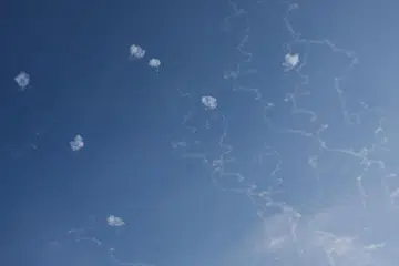 Sistem antipeluru berpandu Iron Dome Israel memintas roket yang dilancarkan dari Lebanon ke arah Israel, di tengah-tengah permusuhan rentas sempadan antara Hezbollah dengan Israel, seperti yang dilihat dari Haifa, utara Israel, pada 27 September. 