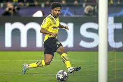 GOL KEMENANGAN: Penyerang Borussia Dortmund, Karim Adeyemi, menjaringkan gol solo hebat yang menewaskan Chelsea. - Foto EPA-EFE