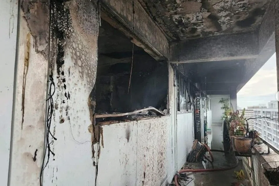 Kebakaran di Tampines menyebabkan 50 penduduk dipindahkan.