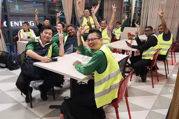 MAJIKAN BANTU: Syarikat Tower Transit Singapore menyediakan tempat penginapan bagi pemandu bas warga Malaysia mereka di beberapa hotel serata Singapura. - Foto FACEBOOK/TOWER TRANSIT SINGAPORE