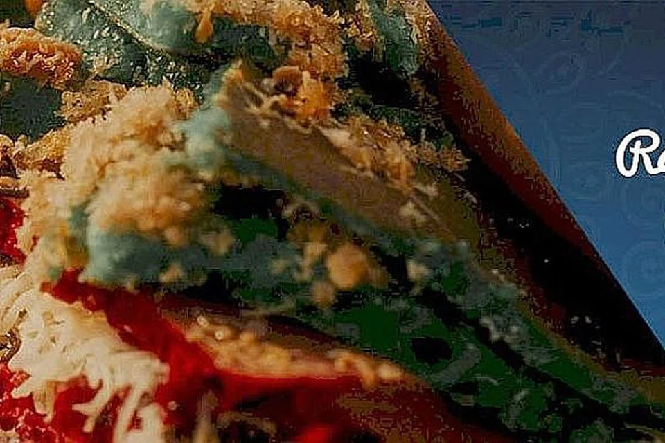 MAKANAN KEGEMARAN: Mempunyai lebih daripada 111 peniaga yang tersenarai di Gobaza, anda boleh dapatkan makanan bazar seperti Burger Ramly dan dendeng. - Foto GOBAZA