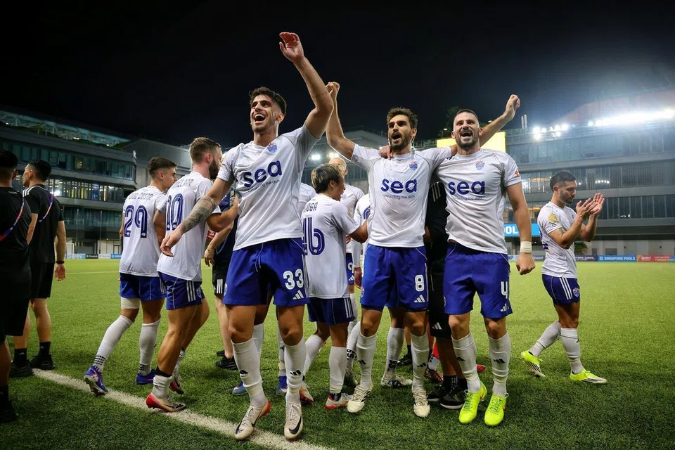 Lion City Sailors menjulang trofi Liga Perdana Singapura (SPL) buat dua musim berturut-turut di Our Tampines Hub pada 17 Mei walaupun tewas 3-2 kepada BG Tampines Rovers. Ini bermakna pasukan bergelar Sailors itu telah memenangi kejuaraan liga tiga kali dalam tempoh enam tahun sejak kelab itu dimiliki secara privet pada 2020.