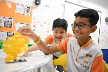 Singapura, children, curiosity