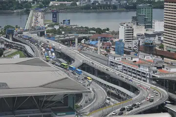 Penggunaan kod QR telah membantu rakyat Malaysia yang memasuki Singapura menjimatkan masa di pusat pemeriksaan darat.