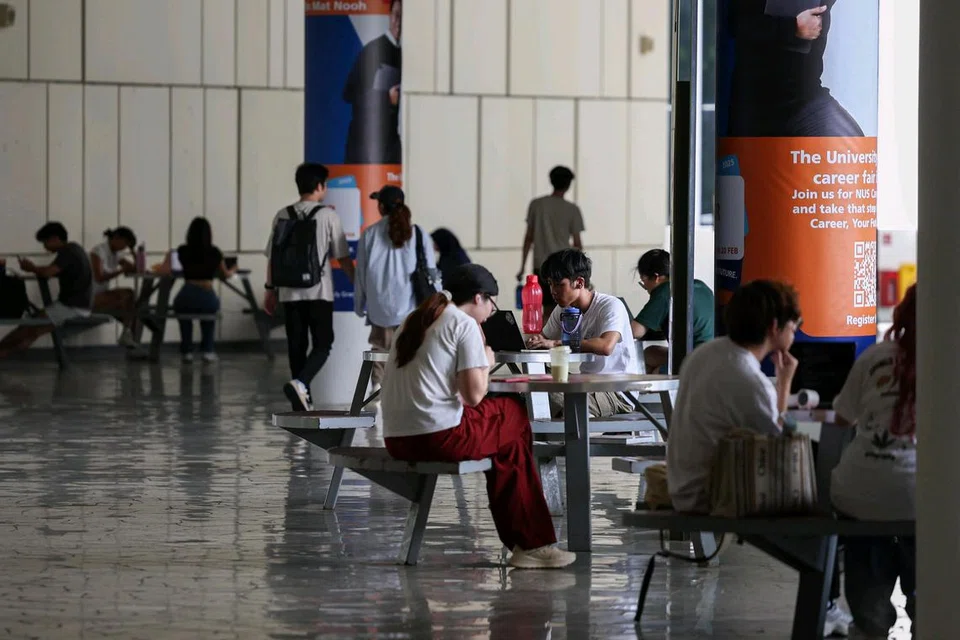 sert, gan kim yong, pekerjaan, lulusan baru 