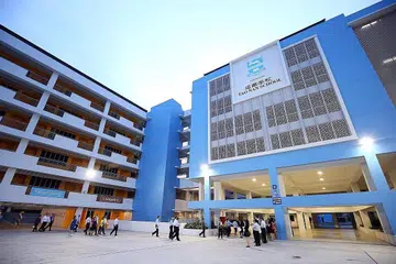 PENDAFTARAN DARJAH SATU: Ibu bapa yang mahu mendaftarkan anak-anak mereka ke 26 sekolah popular harus melalui undian bagi fasa 2B. - Foto fail