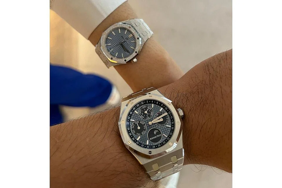 HOBI MEWAH: Jam-jam dalam koleksi penggemar jam. - Foto ihsan IMRAN MD ALI