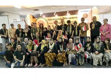 DIASPORA JAWA: Acara Diaspora Jawa (JDE) di Yogyakarta baru-baru ini diikuti sekitar 35 warga Singapura termasuk anggota beberapa persatuan Jawa di sini. - Foto ihsan SURYAKENCHANA OMAR