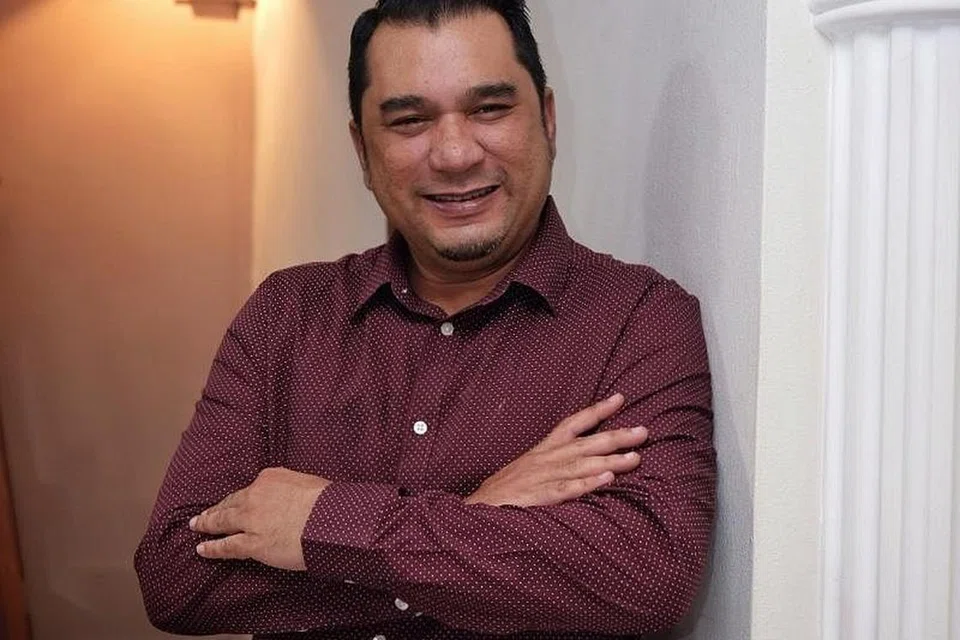 Di 4PM, Encik Mohamed Ismail Abdul Hakim menerajui pelbagai inisiatif berkaitan belia seperti Projek Bestari ITE (bITE) yang bertujuan memastikan pelajar Melayu/Islam menyelesaikan pengajian Institut Pendidikan Teknikal (ITE) mereka.