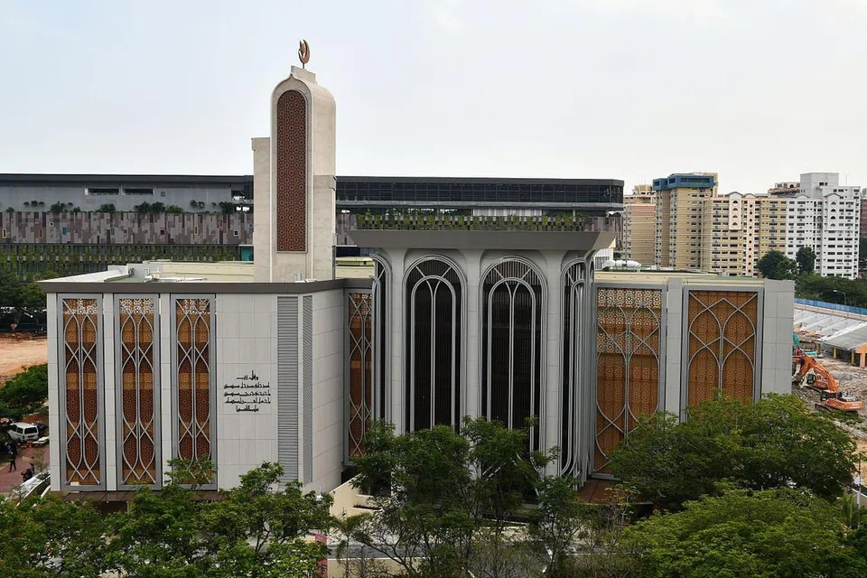 TAWAR KHIDMAT: Masyarakat berpeluang mengetahui tentang pelbagai program dan kegiatan anjuran Masjid Darul Ghufran di rumah terbukanya.