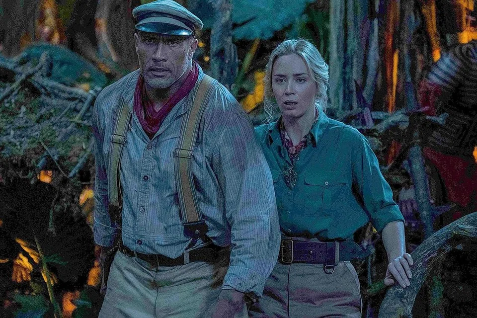 DWAYNE JOHNSON: Dikenali sebagai ahli gusti pertama yang dapat memikat perhatian ramai menerusi filem aksi komedi buat keluarga seperti 'Jungle Cruise'. - Foto THE WALT DISNEY COMPANY 