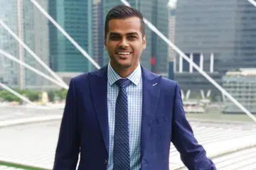 "Saya sedar akan jangkaan orang ramai terhadap bola sepak Singapura, dan mereka wajar mempunyai jangkaan sedemikian. Bersama dengan pasukan saya dan dengan sokongan Majlis FAS, kami akan terus bekerja keras untuk memperkukuh asas bola sepak bagi memajukan sukan ini sekali lagi." - Setiausaha Agung Persekutuan Bola Sepak Singapura (FAS), Encik Yazeen Buhari (gambar atas) - Foto FAS