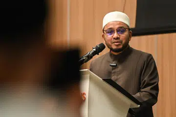 asatizah wanita, Majlis Fatwa, Mufti