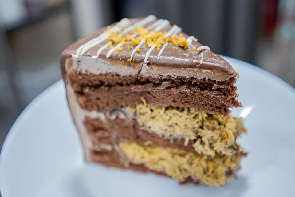 Perisa kek terbaru di Julie Bakes, Kek ‘Kunafe’ Kacang Hazel, yang berharga $9.70.