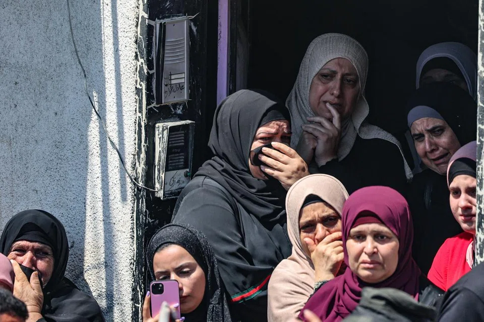 SUKAR TERIMA PERJANJIAN: Rasa tidak puas hati dalam kalangan penduduk Palestin jika pemulihan semula hubungan antara negara Arab dengan Israel dibuat telah mencetuskan kemarahan rakyat Palestin kerana menyifatkannya sebagai perbuatan ‘tikam belakang’. Mereka bimbang nasib mereka akan terabai selepas sekian lama mendapat perhatian dunia Arab.