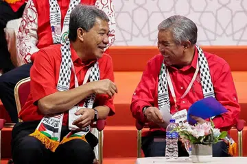 Presiden Umno, Datuk Seri Dr Ahmad Zahid Hamidi (kanan), bersama Timbalannya, Datuk Seri Mohamad Hasan, pada sidang media sempena Persidangan Agung Umno (PAU) 2024 di Kuala Lumpur.