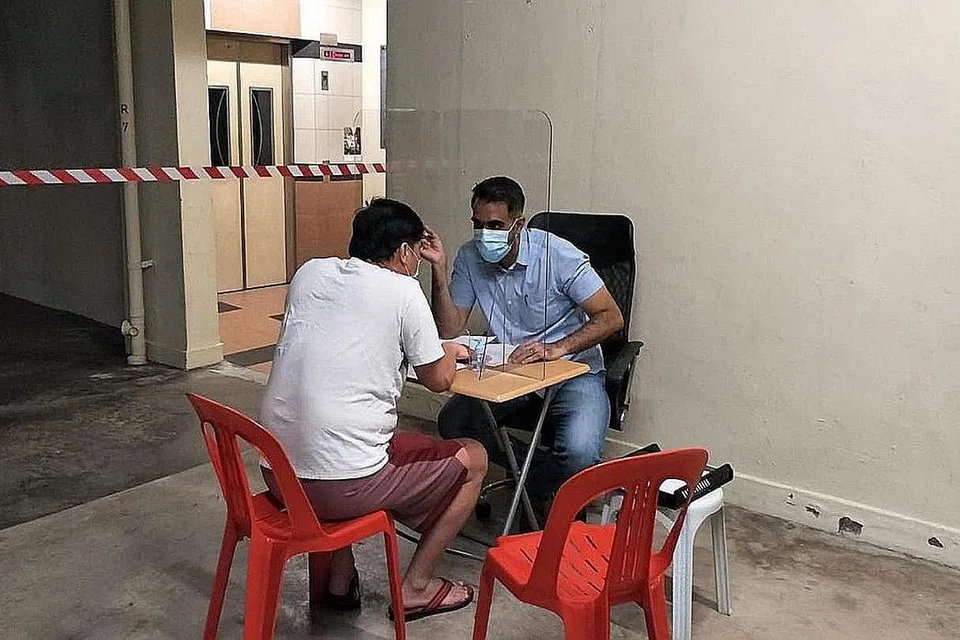 MENANGANI SETIAP KES: Encik Pritam Singh (kanan) berkata beliau berterima kasih kepada penduduk yang sabar menanti sedang kes mereka diproses. - Foto FACEBOOK PRITAM SINGH