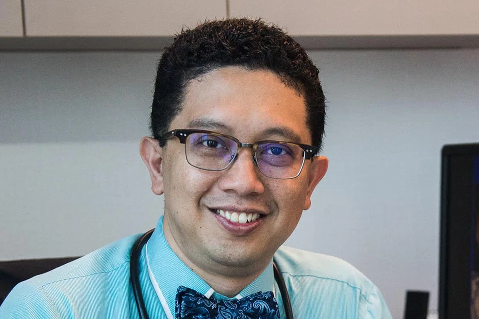 Dr Abdul Razakjr Omar, Pakar jantung dan Timbalan Pengarah Perubatan Hospital Raffles