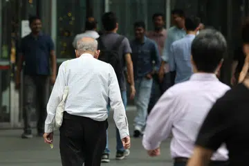 Usia persaraan kakitangan Kongres Kesatuan Sekerja Kebangsaan (NTUC) akan dinaikkan kepada 64 tahun, manakala usia pekerja yang bekerja semula akan dinaikkan kepada 69 tahun mulai 1 Januari 2025.