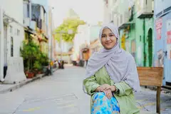 JADIKAN SENI LEBIH TERANGKUM: Cik Iffah Syafiqah Yusof bertekad memperkenalkan seni kepada masyarakat dengan menyediakan ruang terangkum dan mesra, di mana belia boleh berkarya dan terlibat dalam kegiatan kreatif dalam suasana santai.