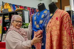 PAPARKAN SENI: Cik Som berharap wadah persembahan yang tetap diberikan kepada penggiat seni tarian Melayu untuk memaparkan hasil seni mereka dan meninggalkan kesan mendalam terhadap masyarakat. - Foto BM oleh NUR DIYANA TAHA