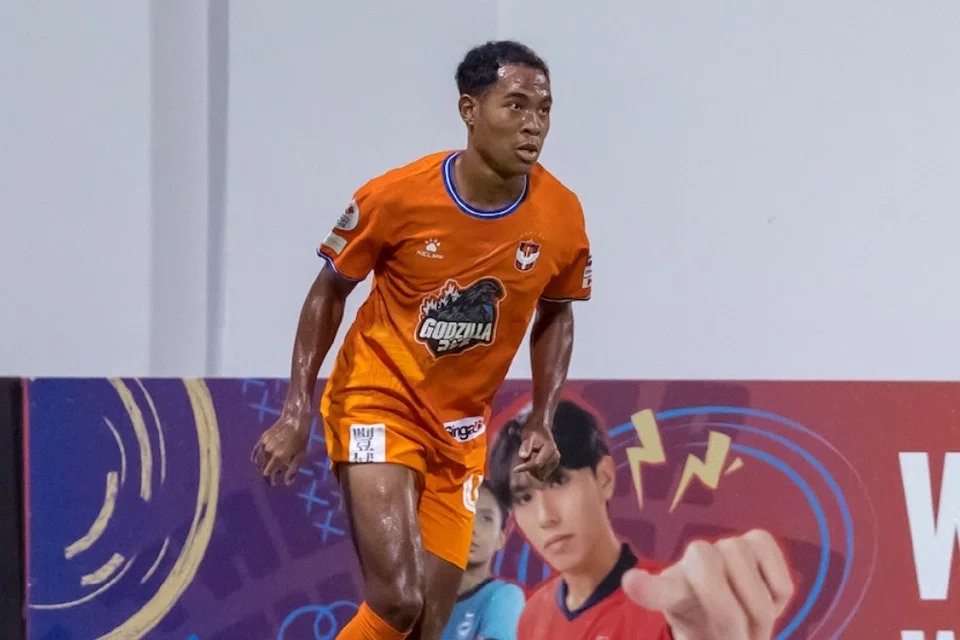 Haziq Kamarudin yang merupakan pemain tengah FC Jurong dikatakan telah menunjukkan kelakonan konsisten dalam Liga Perdana Singapura (SPL).