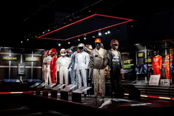 RAI SEJARAH SUKAN:  Singapura merupakan bandar ke-11 menjadi tuan rumah pameran Formula Satu (F1), yang diadakan buat kali pertama di Asia.