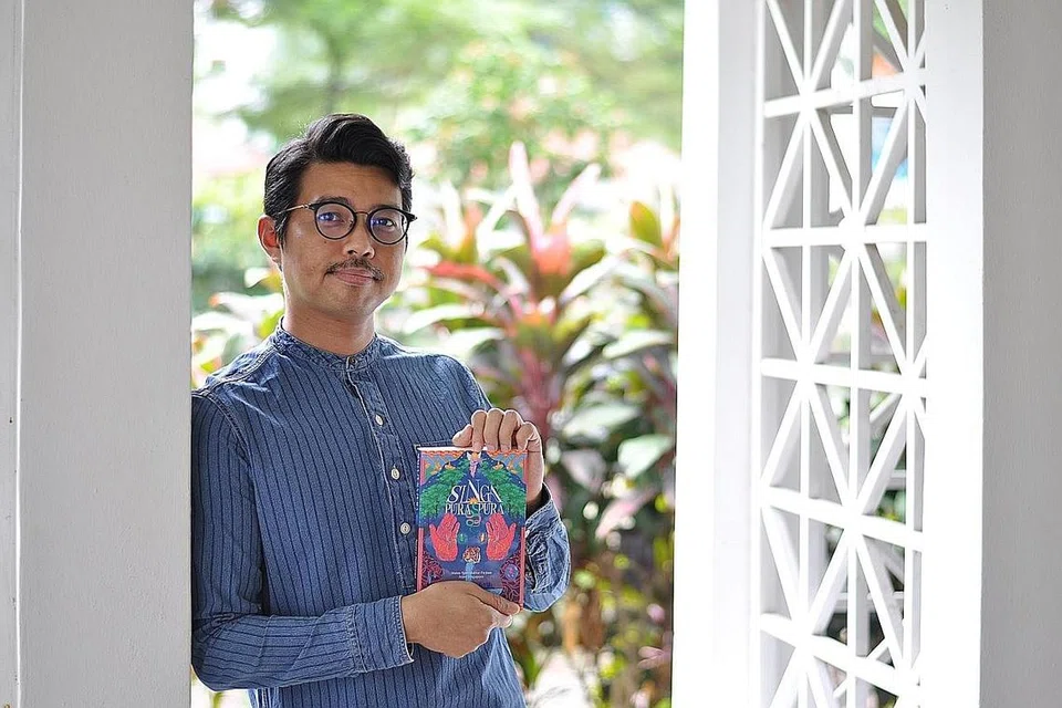 KETENGAH TESIS: Pensyarah kanan di Jabatan Kemanusiaan, Seni dan Sains Kemasyarakatan di SUTD, Dr Nazry Bahrawi berkata buku itu mengetengahkan tesis bahawa cereka spekulatif oleh penulis Melayu Singapura, yang berkarya dalam Bahasa Melayu dan Inggeris sejak lewat 2010, boleh dianggap sebagai satu aliran yang dinamakan Singa-Pura-Pura. - Foto SPELA MOCNIK