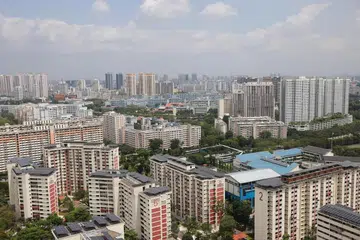 Harga urus niaga tertinggi untuk flat jualan semula pada Januari 2024 ialah S$1.57 juta, untuk flat lima bilik di Toa Payoh.