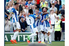 TERUS MENDAKI: Potter tunjuk kemajuan di Brighton (atas, kini di tangga keenam dengan 13 mata). Sebelum ini beliau turut bersinar di Swansea dalam liga Championship. - Foto REUTERS