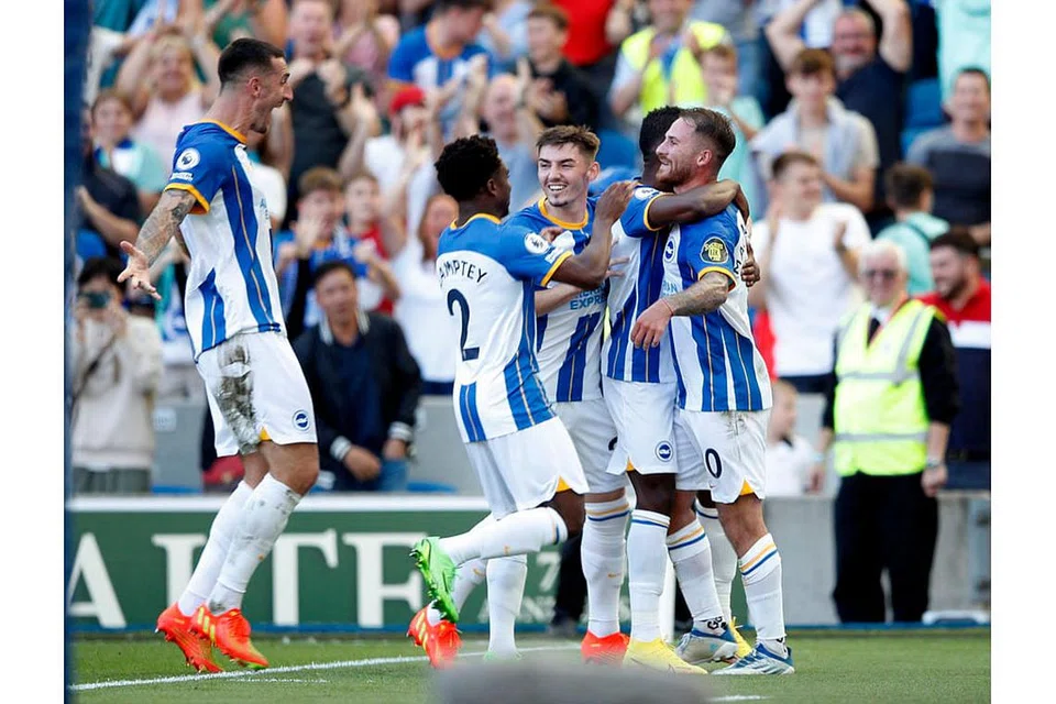 TERUS MENDAKI: Potter tunjuk kemajuan di Brighton (atas, kini di tangga keenam dengan 13 mata). Sebelum ini beliau turut bersinar di Swansea dalam liga Championship. - Foto REUTERS