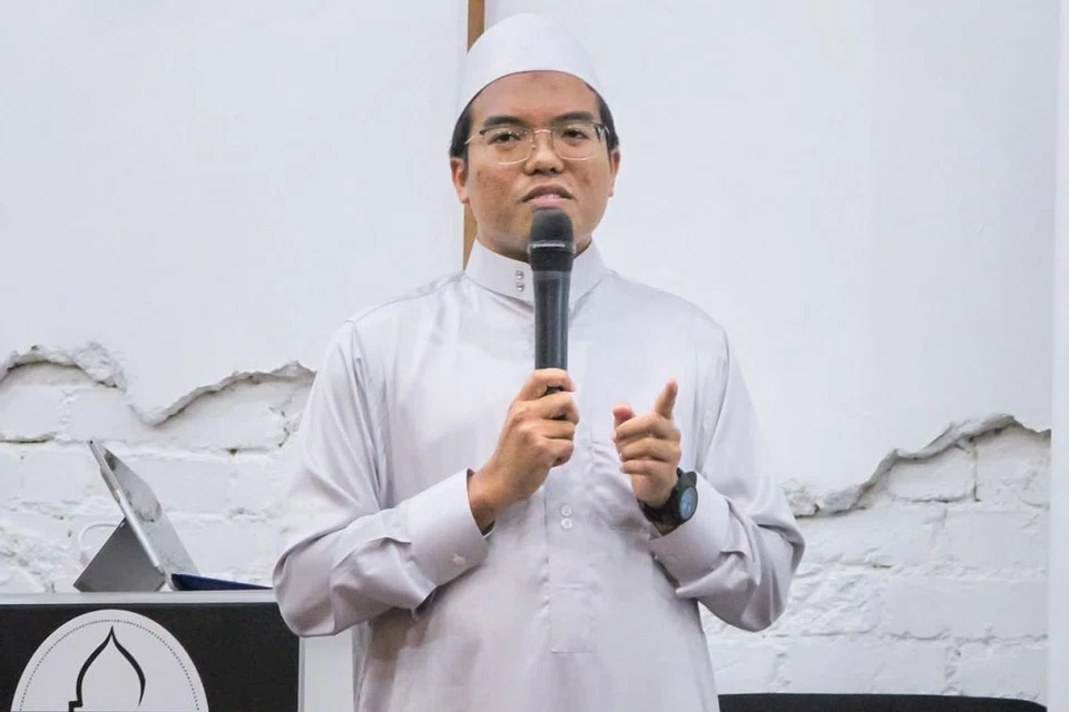 BANYAK KELEBIHAN PUASA: Ustaz Muhammad Irfan berkata puasa sunat antara lain dapat melatih seorang Muslim sifat bersabar, selain mensyukuri nikmat yang telah diberi Tuhan. - Foto ihsan MUHD IRFAN ABDUL RAHMAN