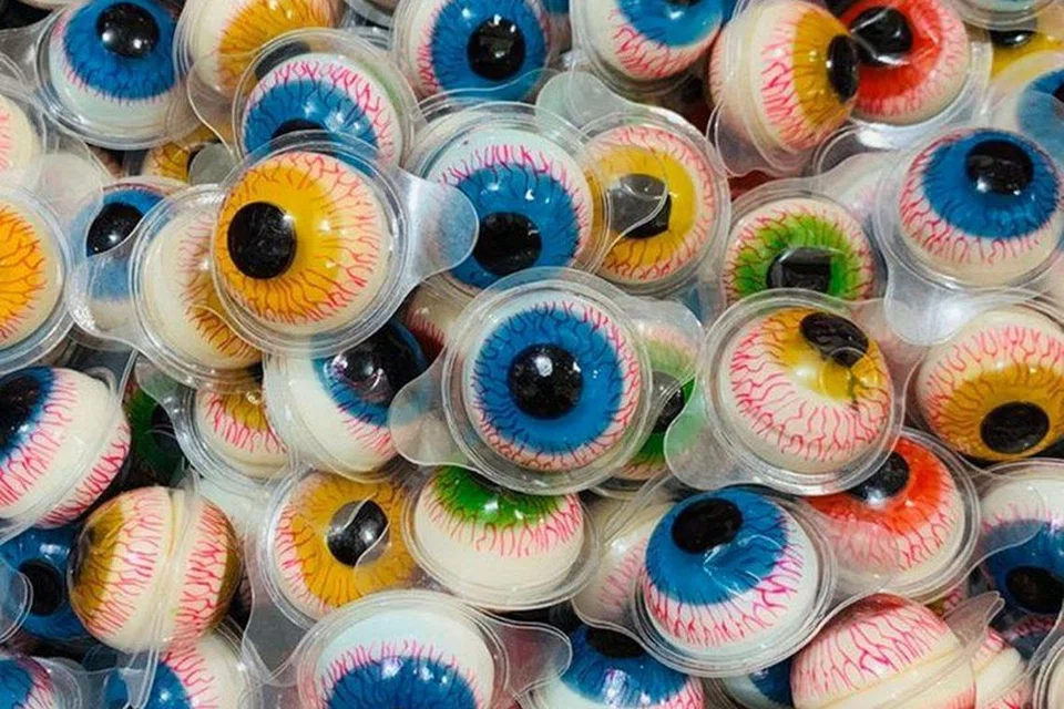 Gula-gula kenyal bebola mata yang dipercayai menjadi punca Mohamed Fahmi tercekik. 