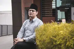 USTAZ NUZHAN HALIM:  Pegawai eksekutif di Masjid Jamiyah Ar-Rabitah, Ustaz Nuzhan Halim, ingin berkongsi mengenai keindahan adat, budaya dan Bahasa Melayu. 
