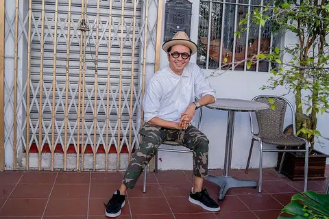 NAJIP ALI: Usahakan 'Semangat Emas', rancangan buat golongan sebaya atau lebih berusia yang membincangkan penuaan aktif dan positif. "Saya ingin selami apa yang ada di balik pemikiran mereka", katanya. Foto-foto BH oleh NUR DIYANA TAHA