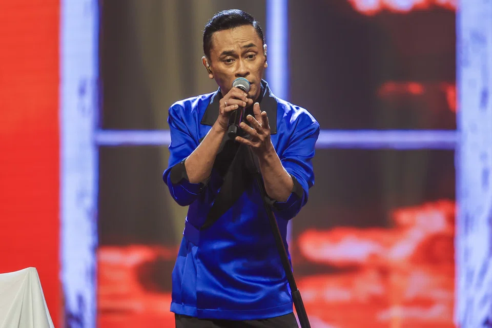 Iskandar Ismail, Eiss, Gegar Vaganza, Eiss Bourgenvilla, Eiss penyanyi