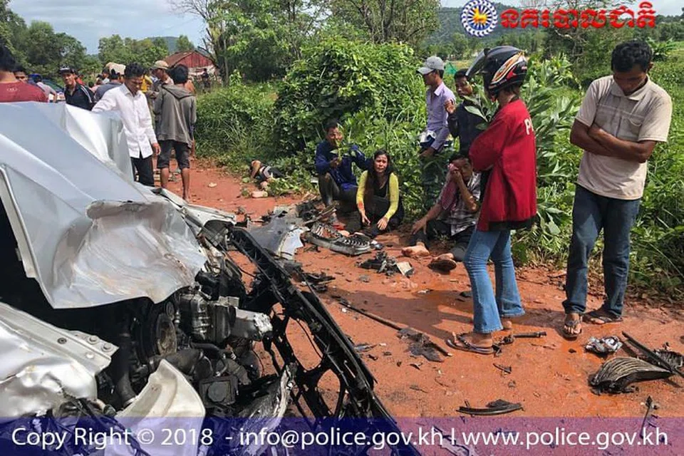 Kemalangan melibatkan teksi dan kenderaan putera Norodom Ranariddh dan isterinya, Ouk Phalla.PHOTO: GENERAL COMMISSARIAT OF NATIONAL POLICE 