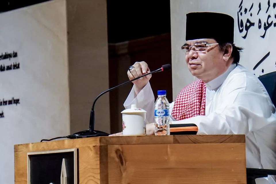 JAUHI SIFAT YANG DIKEJI: Ustaz Drs Ahmad Dahri dalam syarahan 'Akibat Dengki Siapa Yang Rugi Pesanan Nabi Buat Umatnya' di Masjid Al-Islah baru-baru ini berkata hasad dengki boleh melenyapkan semua kebaikan dan pahala. - Foto BH oleh NUR DIYANA TAHA