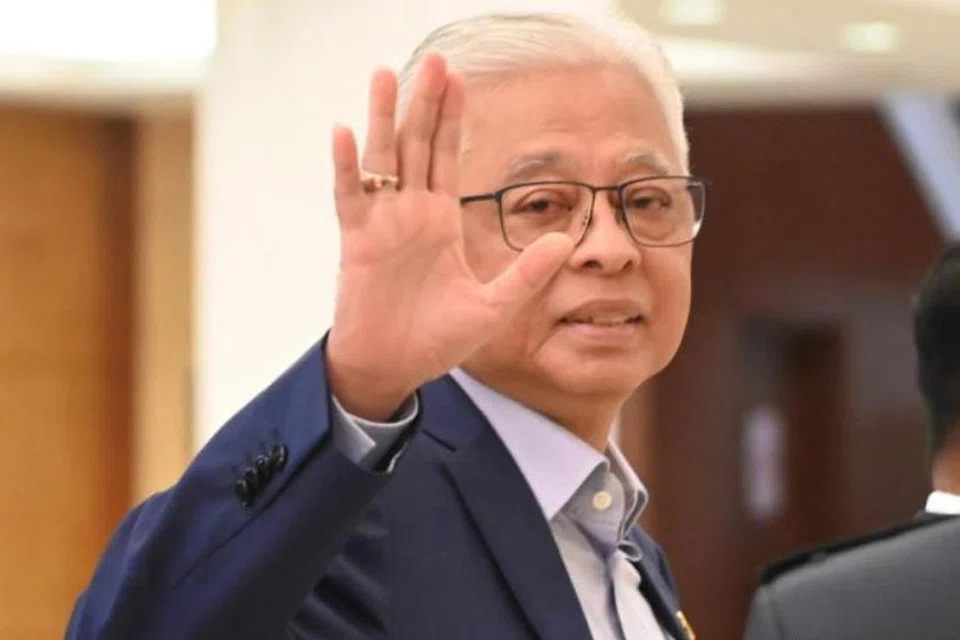 Mantan Perdana Menteri Malaysia ke-9, Datuk Seri Ismail Sabri Yaakob, kini disiasat atas dakwaan mengaitkannya dengan kes rasuah dan pengubahan wang haram, susulan penemuan wang tunai RM170 juta dan 16 jongkong emas bernilai RM7 juta di beberapa premis dikaitkan dengannya di Kuala Lumpur.